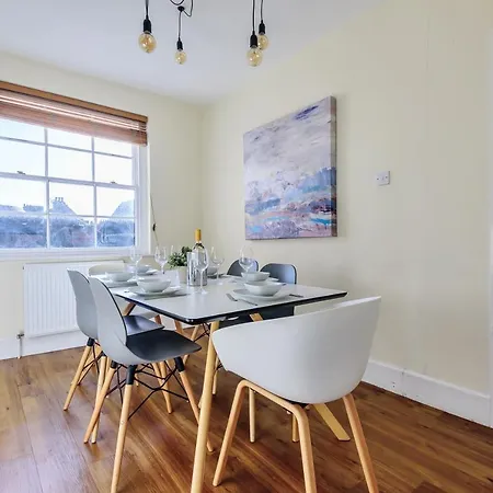 Stonegate Loft Budget 4-bed For Groups Near Minster